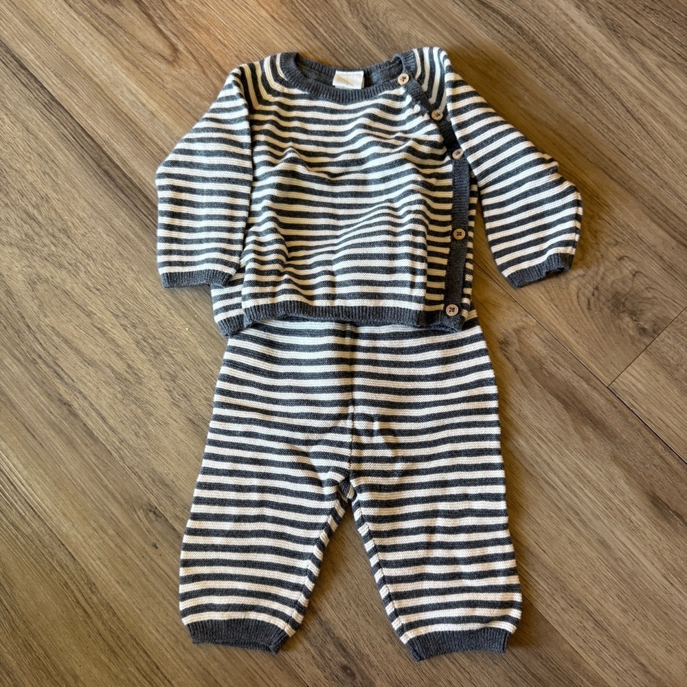 H&M Knit Striped Baby Sweater and Pants Set Size 2-4 months